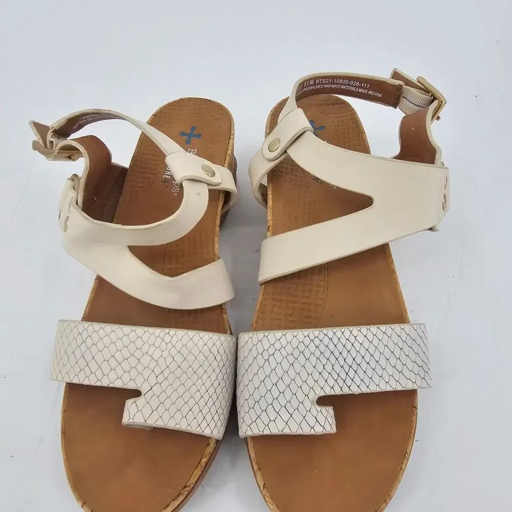 Baretraps Posture Landrey white Leather wedge sandal Tow Loop 6.5 Boho Bohemian